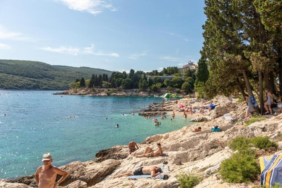 Apartment Noemi With A Direct Beach View Rabac Exterior foto