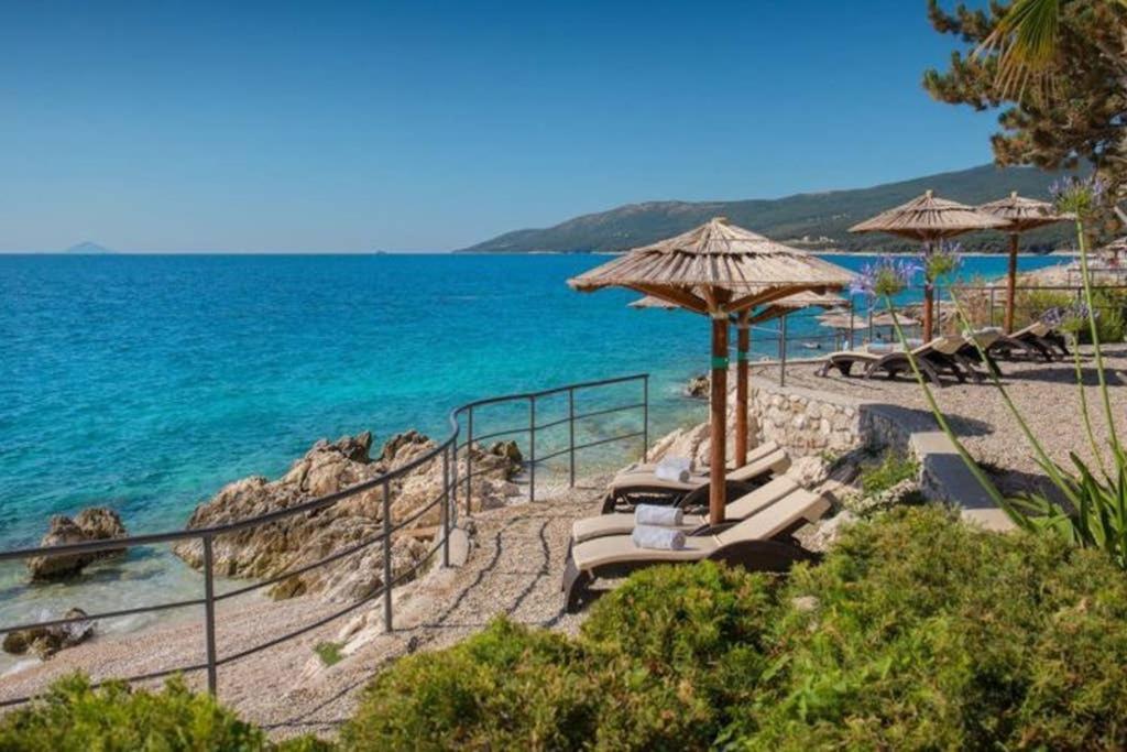 Apartment Noemi With A Direct Beach View Rabac Exterior foto